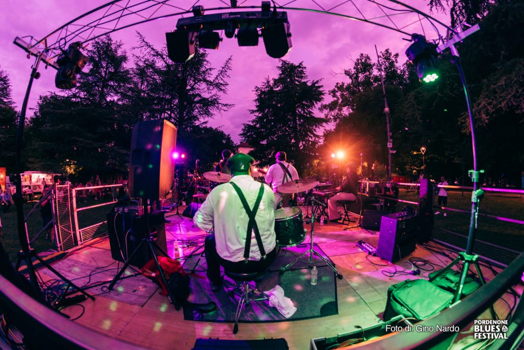 Gruppo del Blues Festival che suona